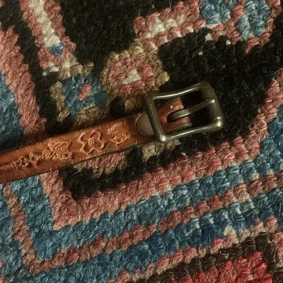 Cute vintage leather skinny belt - Picture 3 of 4